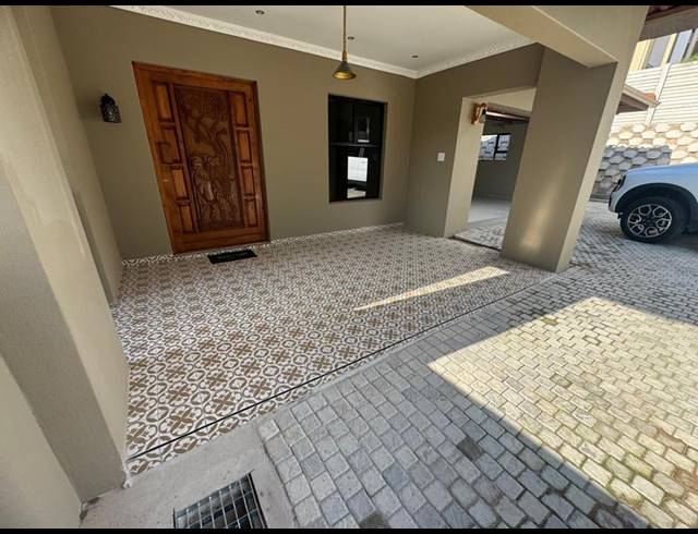 4 BEDROOM HOUSE FOR SALE IN MALVERN